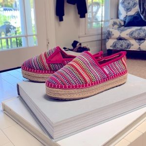 URBN ESPADRILLES Girls’ Rainbow Stitched (1.5Y) NWOB